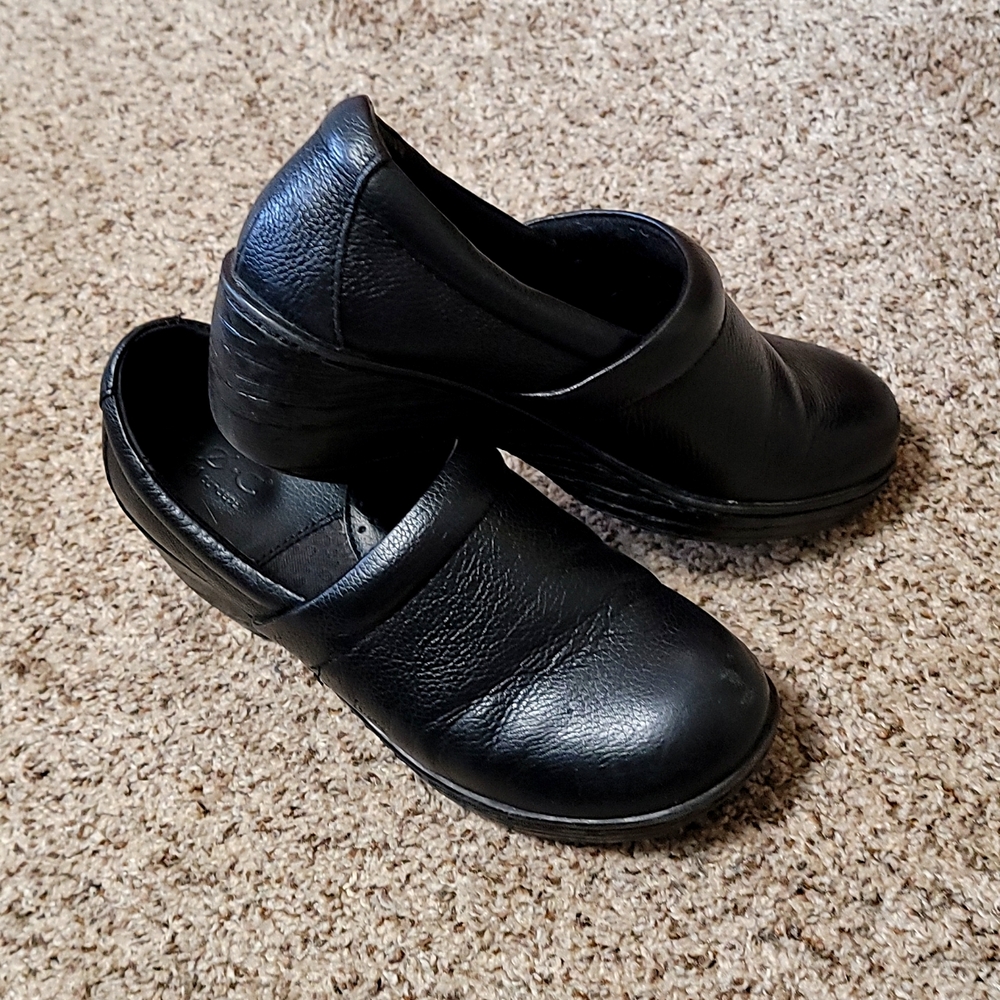 Womens nursing clogs